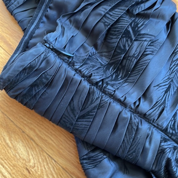 100% silk black Juicy Couture cocktail dress. Worn once. - Picture 5 of 6